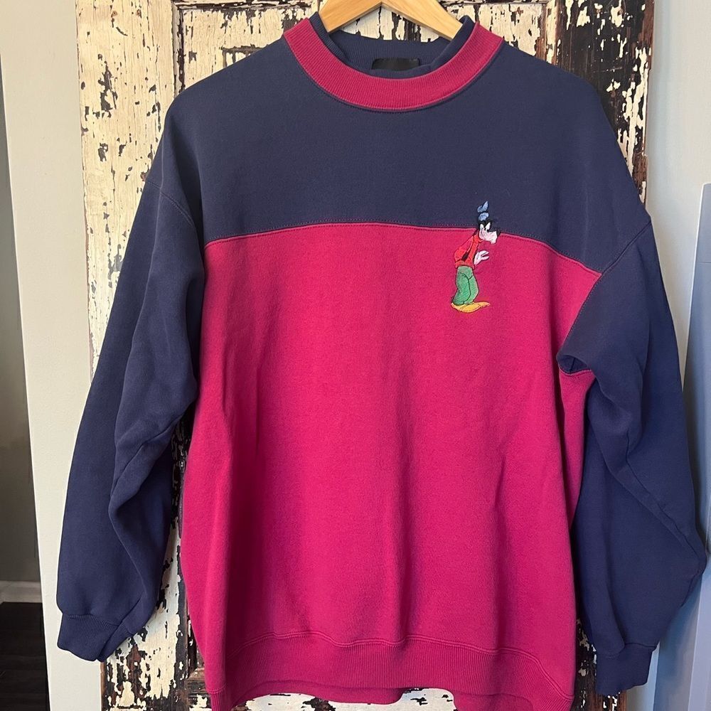 Vintagege men’s Goofy crewneck sweatshirt on Hanes signature Disney size L